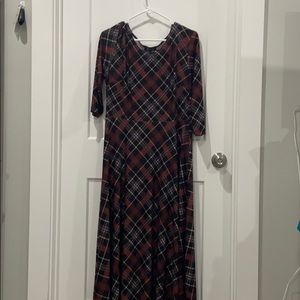 Long plaid dress.  3/4 length sleeves.
